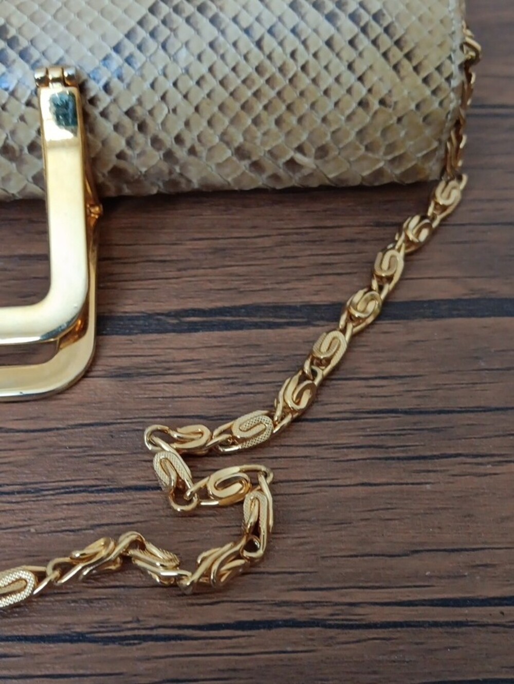 Supreme Handbag from 1970. Snakeskin Clutch With Optional Chain - Picture 6 of 11